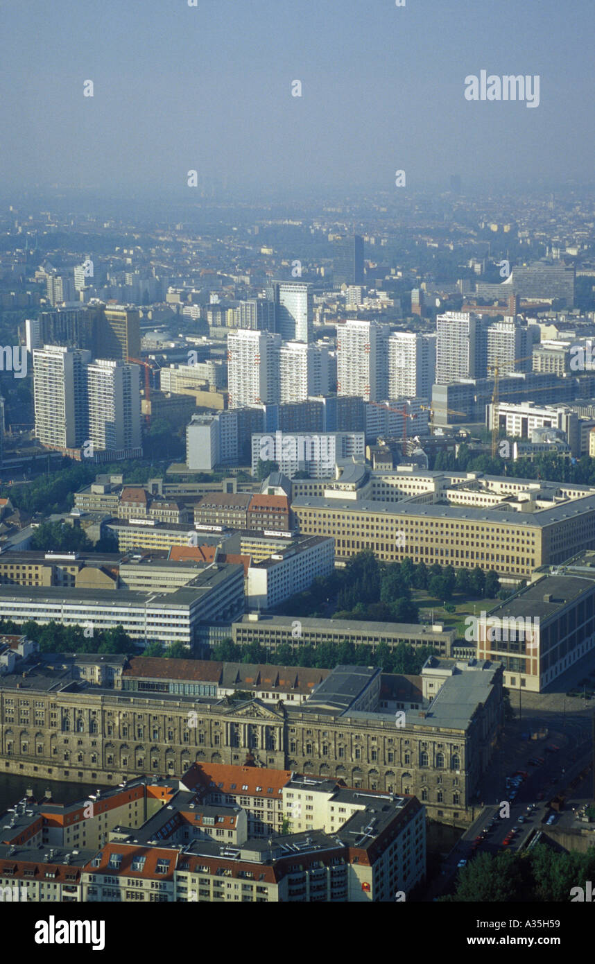 View over the berlin wall hi-res stock photography and images - Alamy