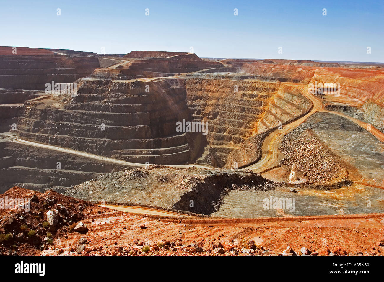 View of the Super Pit open cut gold mine in Kalgoorlie Boulder one of  worlds largest open mines, Western Australia Stock Photo - Alamy