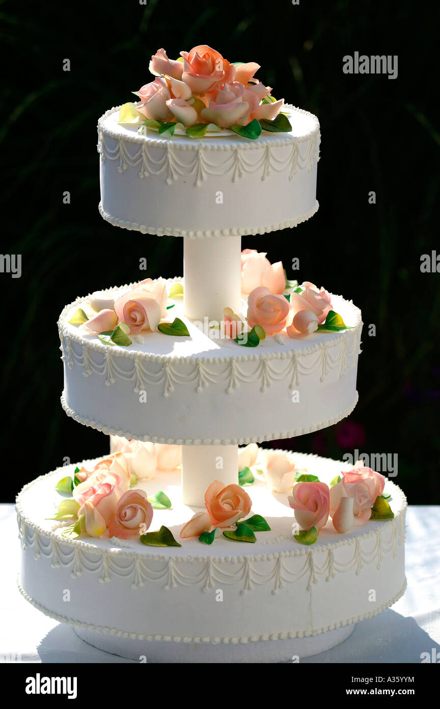 Schoene Hochzeitstorte, wedding cake Stock Photo - Alamy