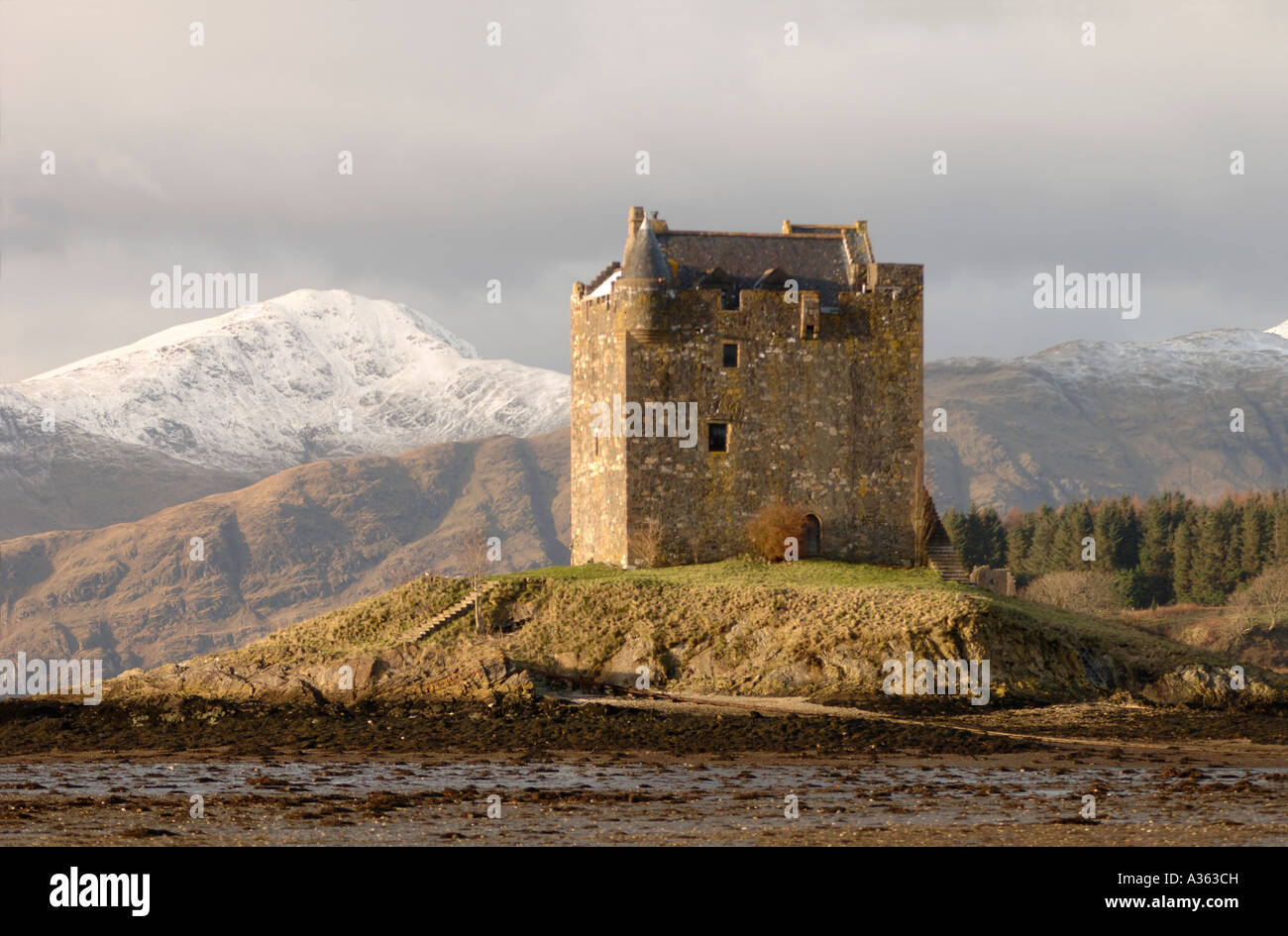 Castle Stalker  on Loch Linnhe in the Appin District of Argyll & Bute.  XPL 4577-431 Stock Photo