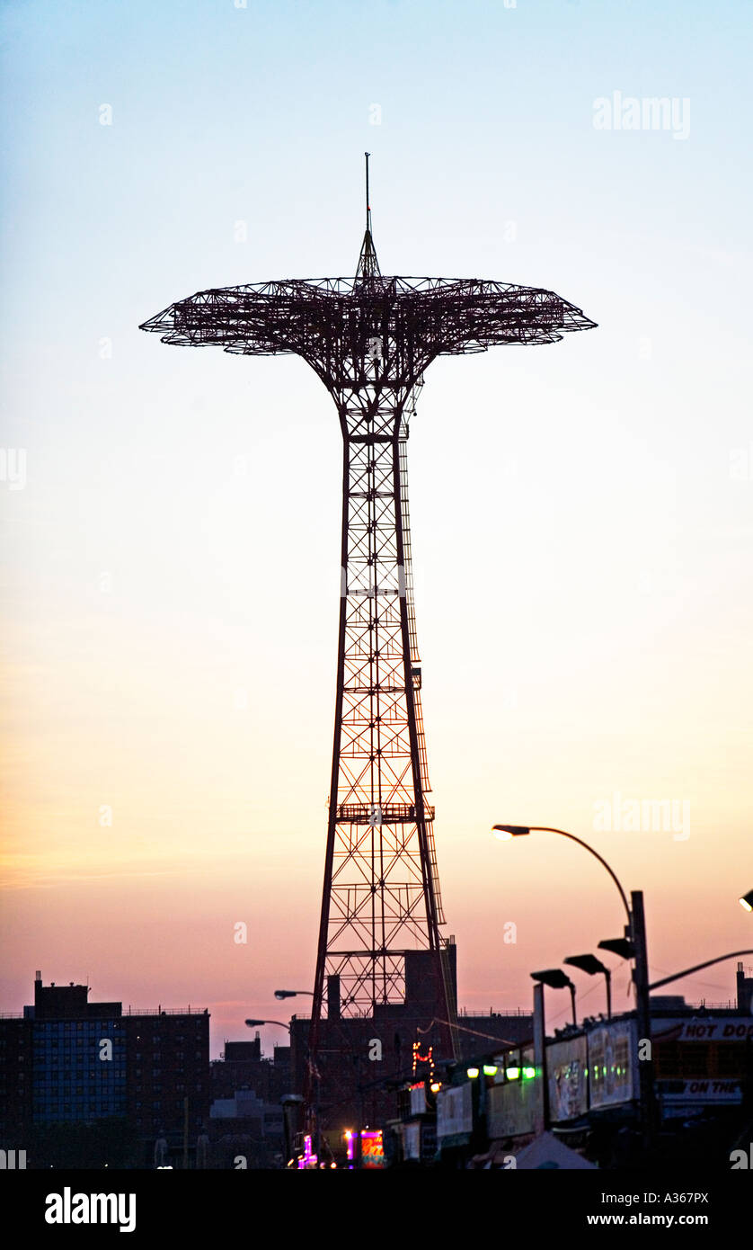 PARACHUTE RIDE, AMUSEMENT PARK, CONEY ISLAND, BROOKLYN, NEW YORK ...