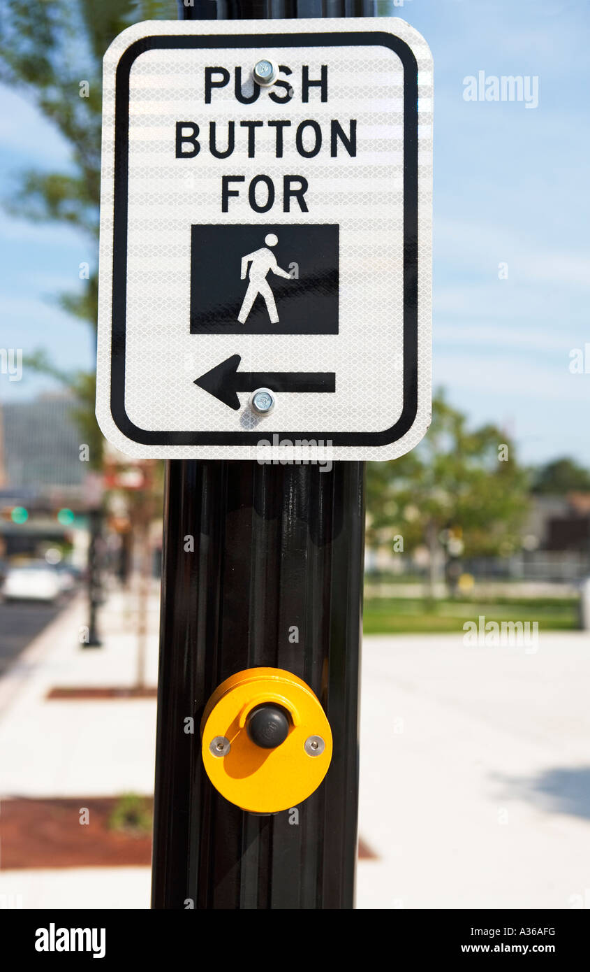 PUSH BUTTON, WALK SIGN Stock Photo Alamy