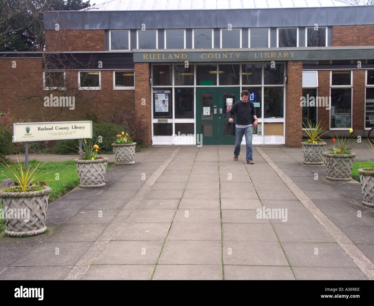 Public library england 1960s hi-res stock photography and images - Alamy