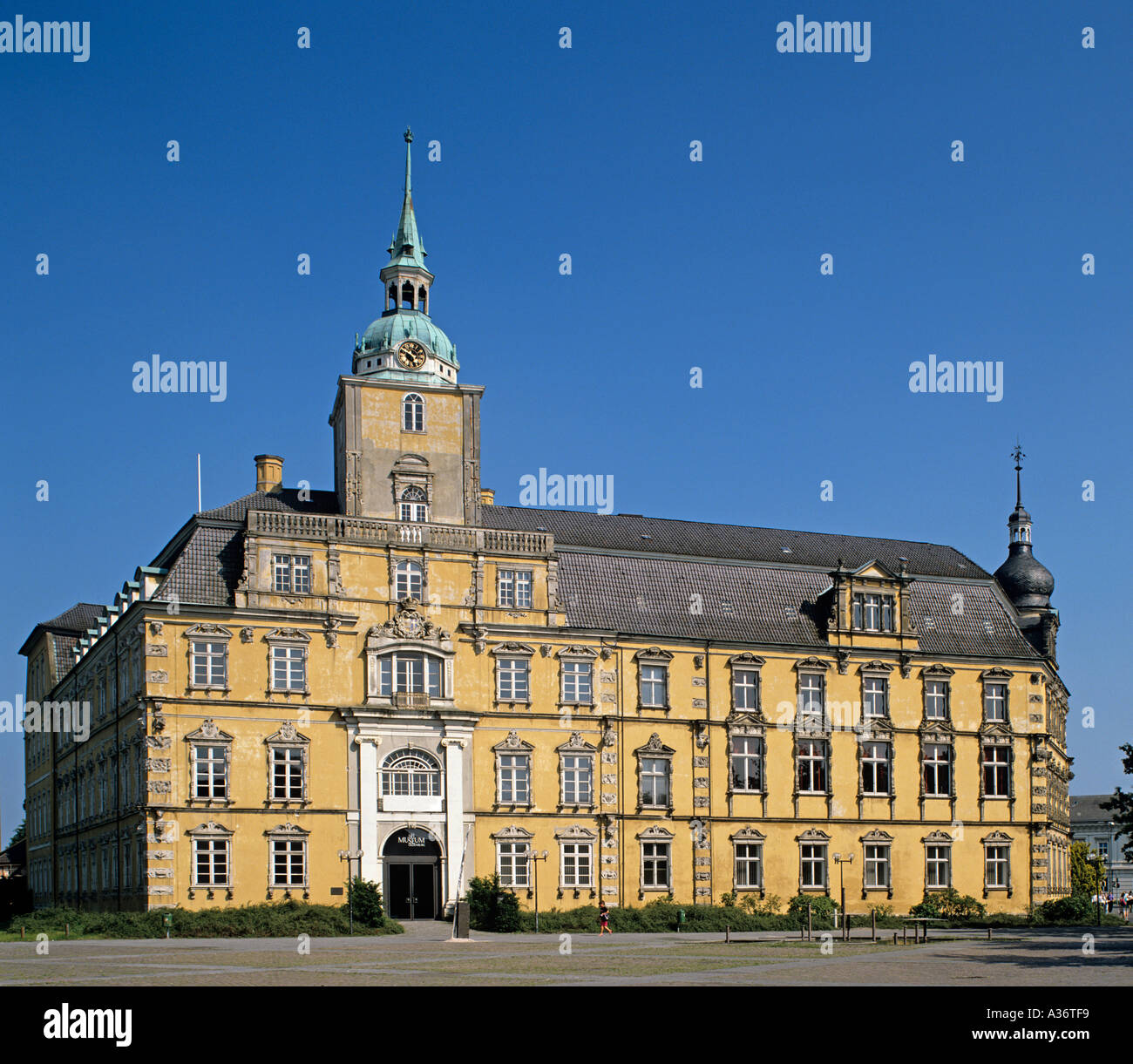 Oldenburg schloss hires stock photography and images Alamy