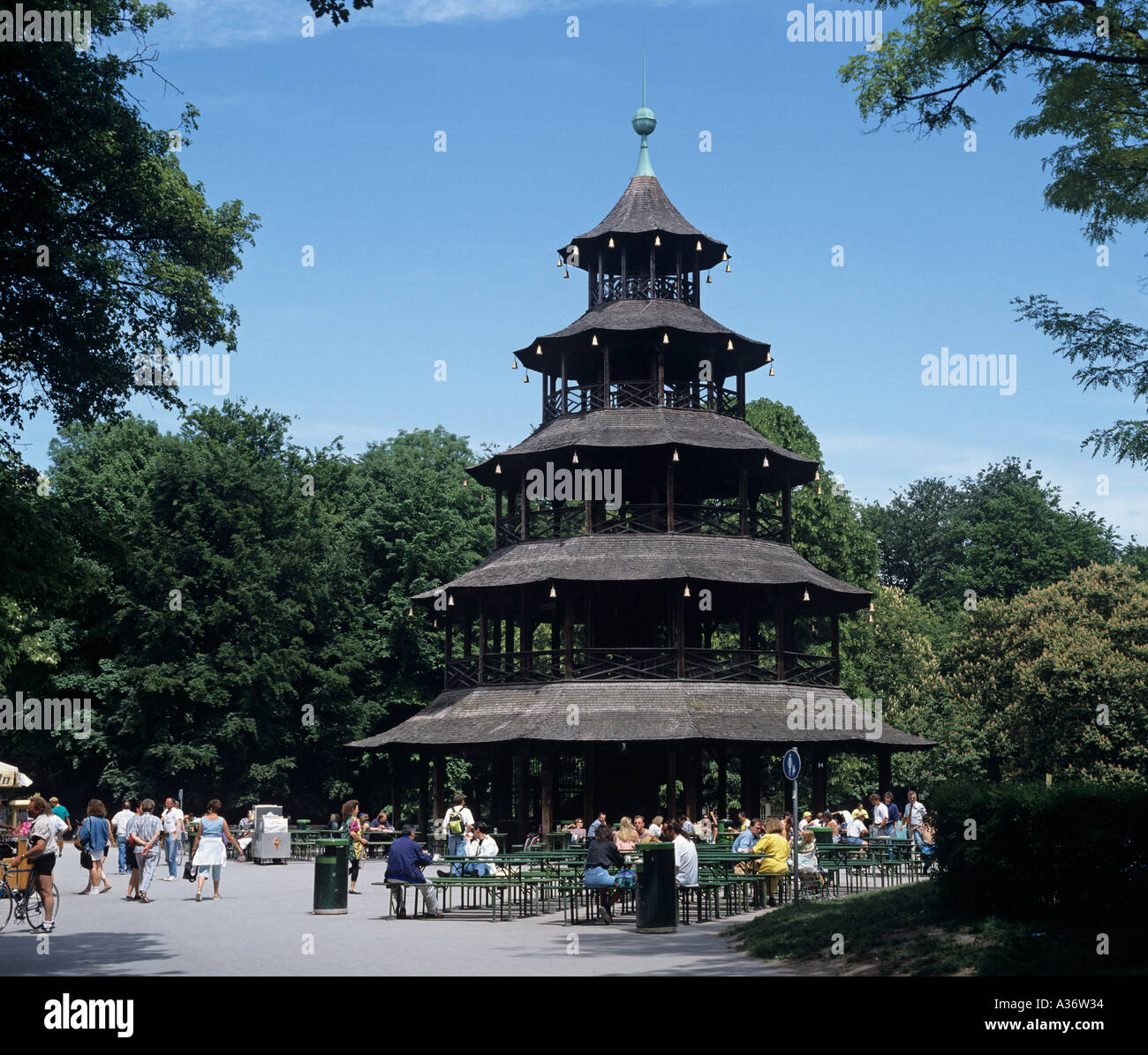 Deutschland Bayern Bavaria Muenchen Munich Englischer Garten Garden
