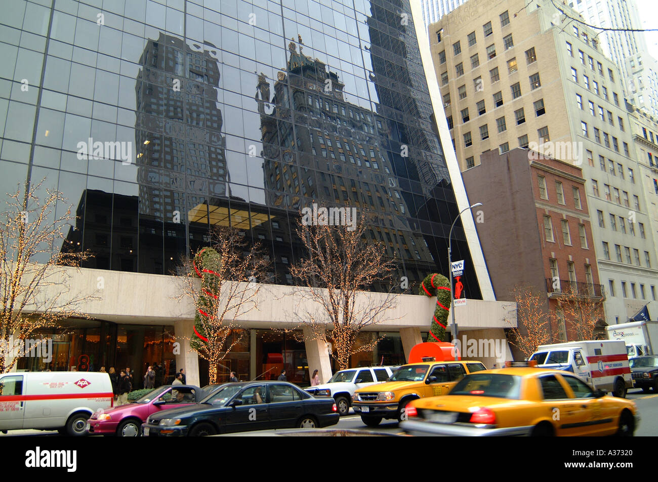 Reflections in Manhattan New York Stock Photo Alamy