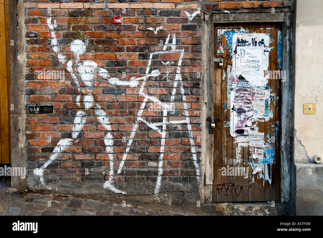 PARIS FRANCE ARTIST QUARTER OF MONTMARTRE 2007 Stock Photo - Alamy
