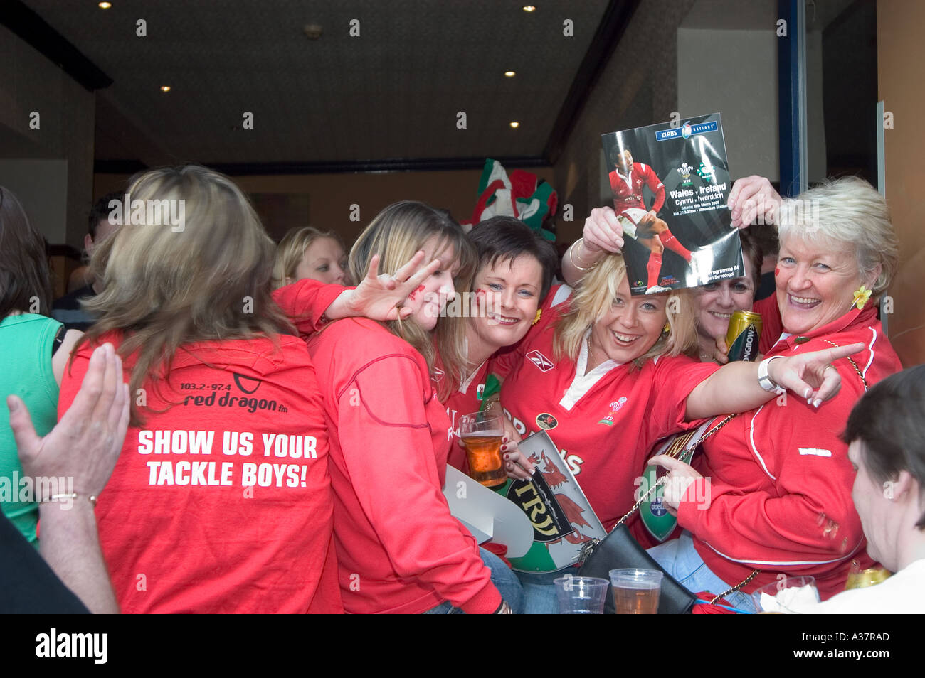 Rugby celebrations wales hi-res stock photography and images - Alamy