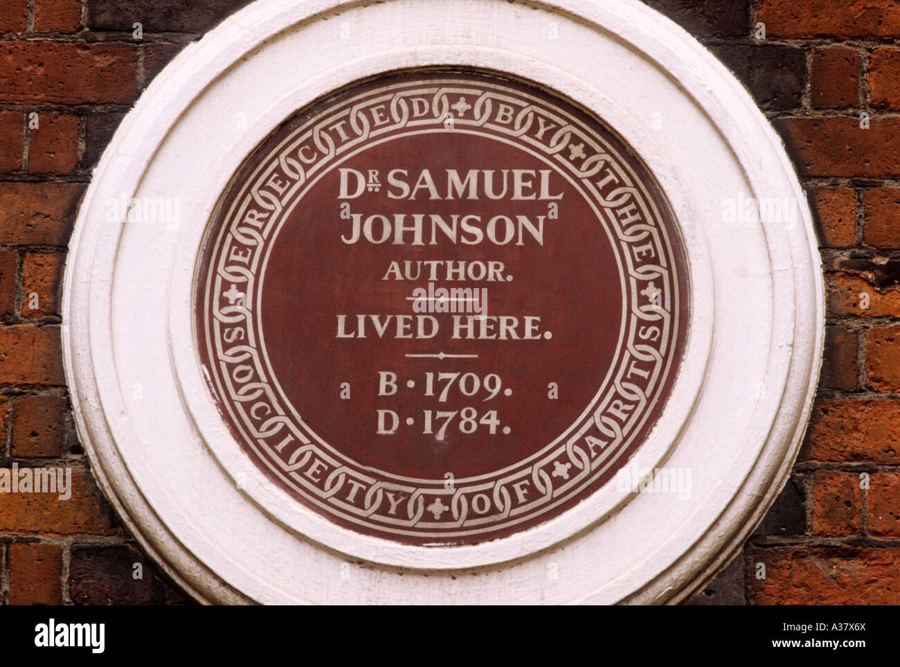 Dr Johnson Brown Plaque Gough Square London erected by the Society of Arts Stock Photo