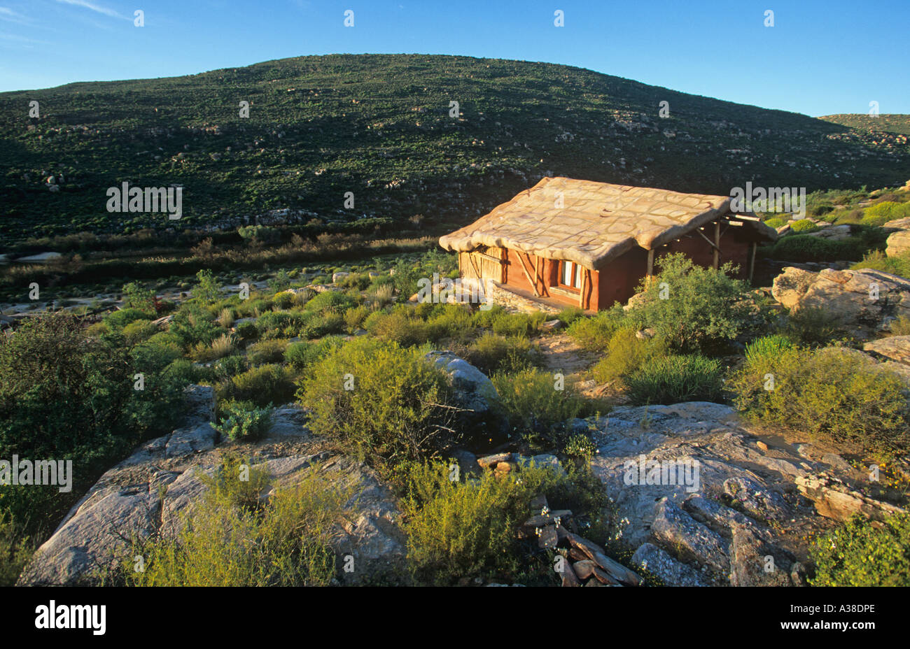 Straw bale house africa hires stock photography and images Alamy