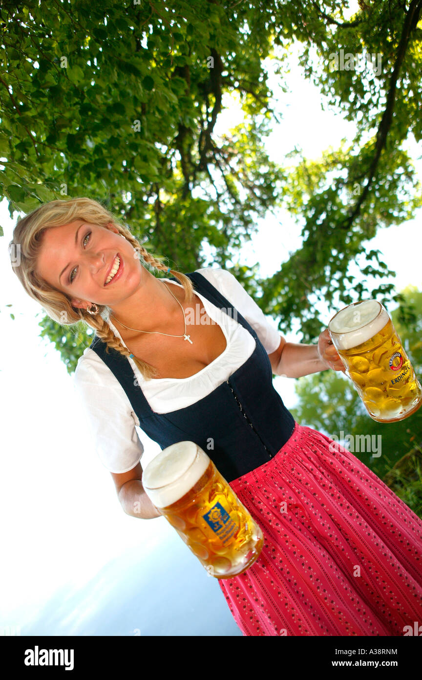 Bedienung in einem Biergarten, service in beer garden Stock Photo