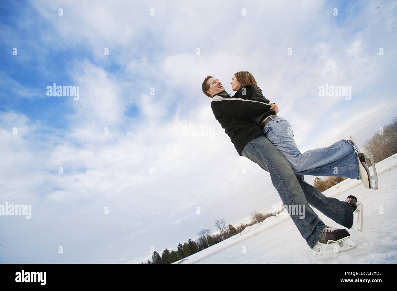 Sport ice skating couple hi-res stock photography and images - Alamy