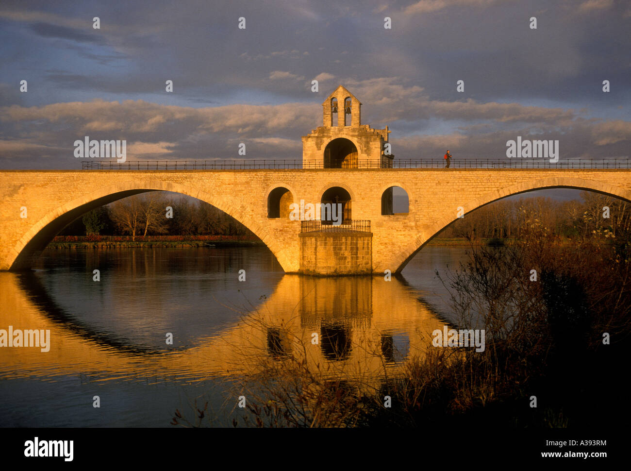 SaintBenezet Bridge, Pont SaintBenezet, Pont d'Avignon, medieval