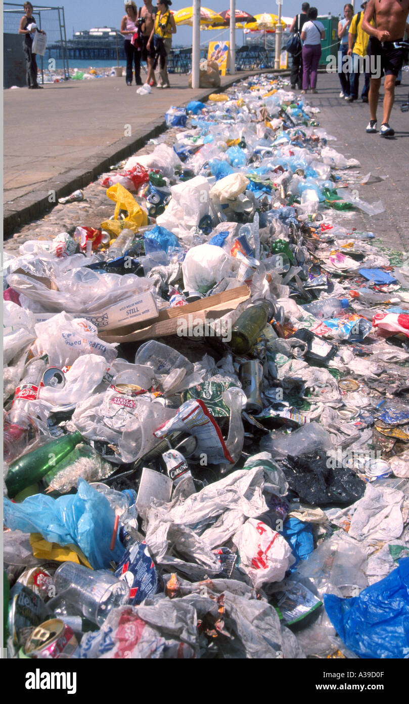 Rubbish left on Brighton beach after Fat Boy Slim party August 2002 Stock Photo