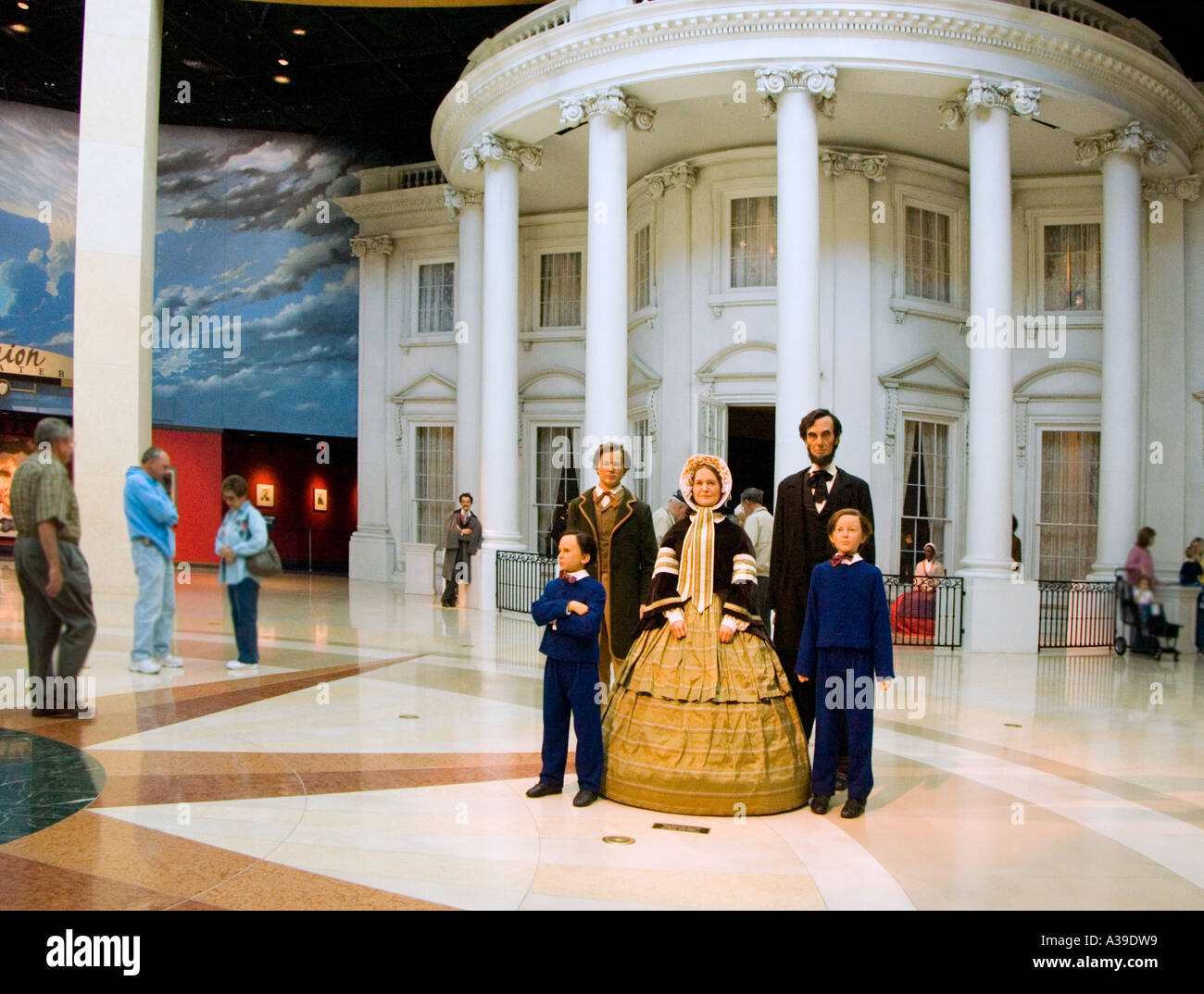 Statues of Abraham Lincoln family in the Lincoln Presidential Museum