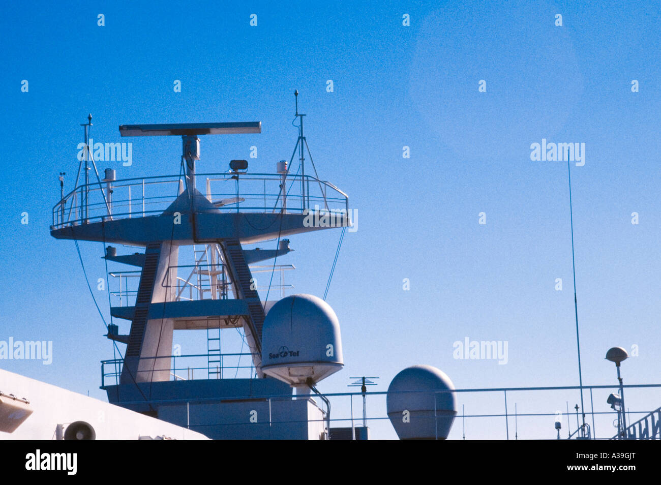 Radar ship hi-res stock photography and images - Alamy