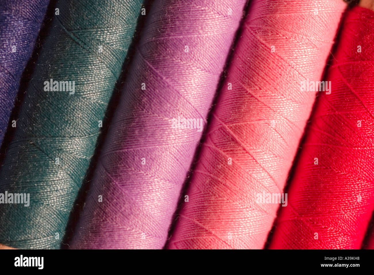 Coloured threads hi-res stock photography and images - Alamy