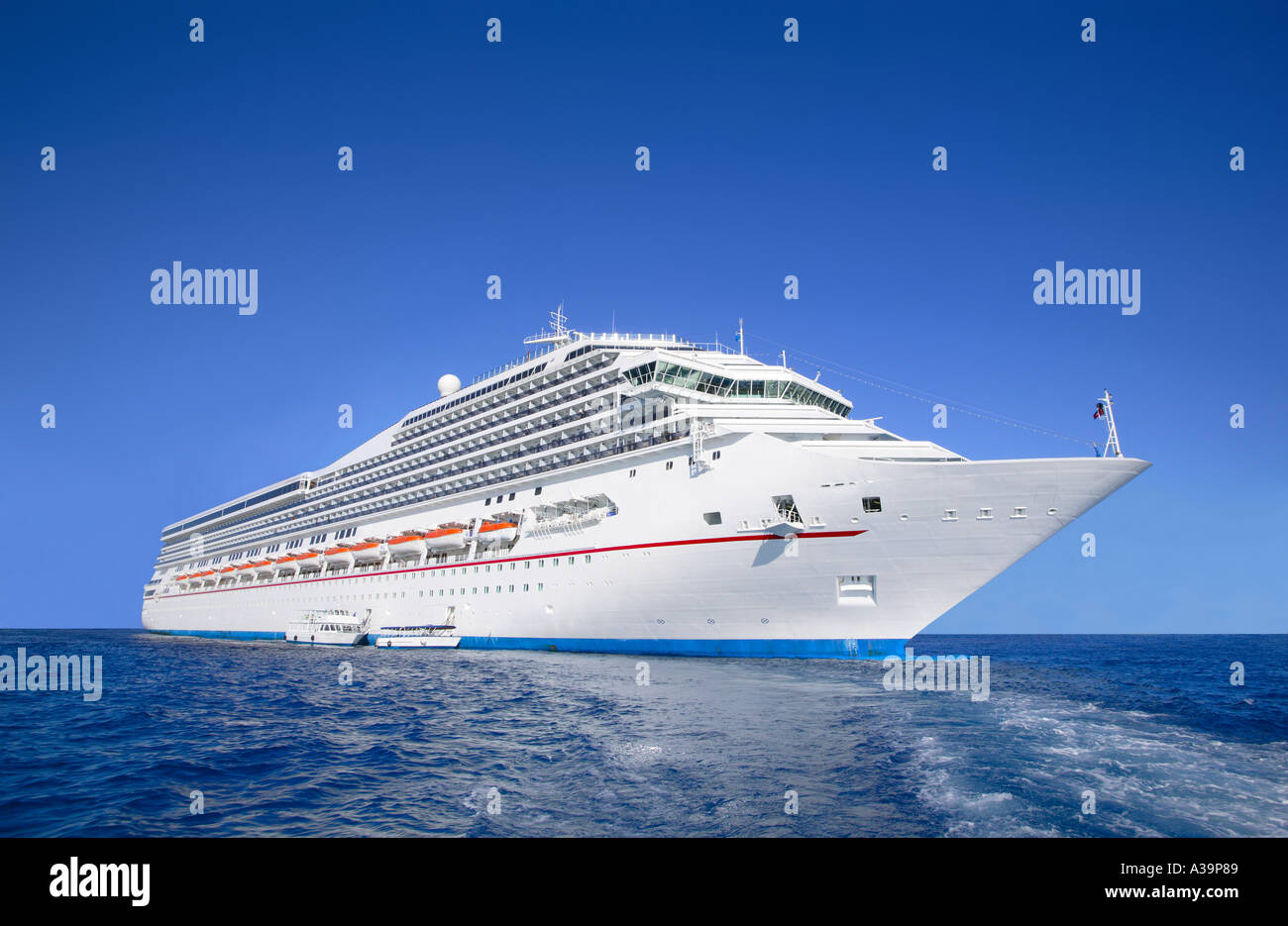 Design pics cruise ship hi-res stock photography and images - Alamy