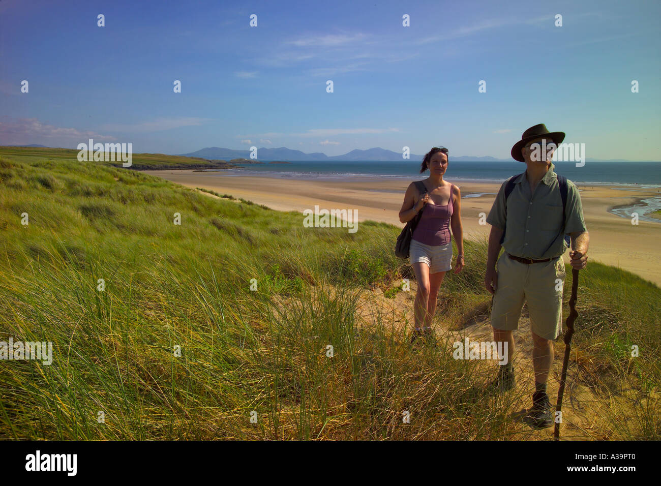 couple-walking-anglesey-hi-res-stock-photography-and-images-alamy