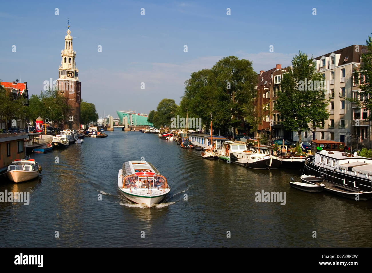 Amsterdam Oude Schans Motelbaans toren canal boat Stock Photo