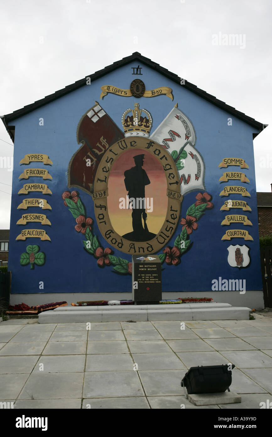 36th ulster division UVF loyalist wall mural and remembrance garden tigers bay belfast county antrim northern ireland vertical Stock Photo