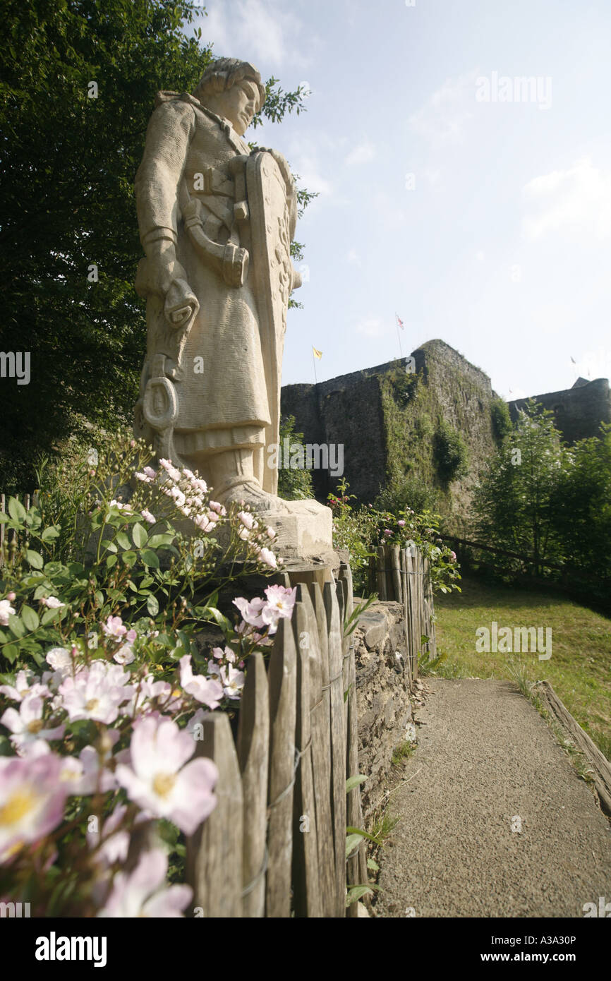 Statue of Godfrey de Bouillon, in front of his medieval castle Stock