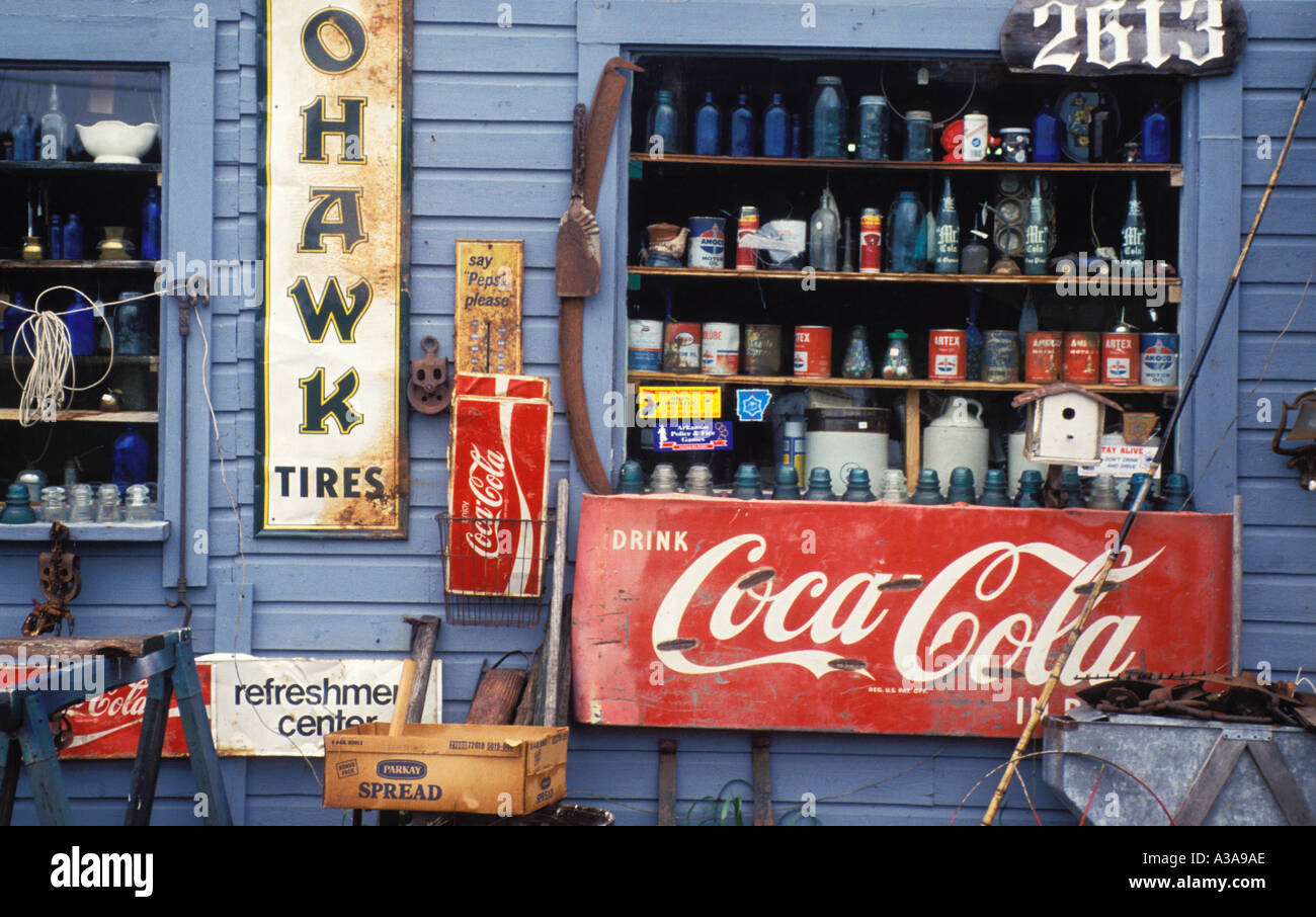 Roadside junk or antiques in Arkansas along roadside Stock Photo Alamy