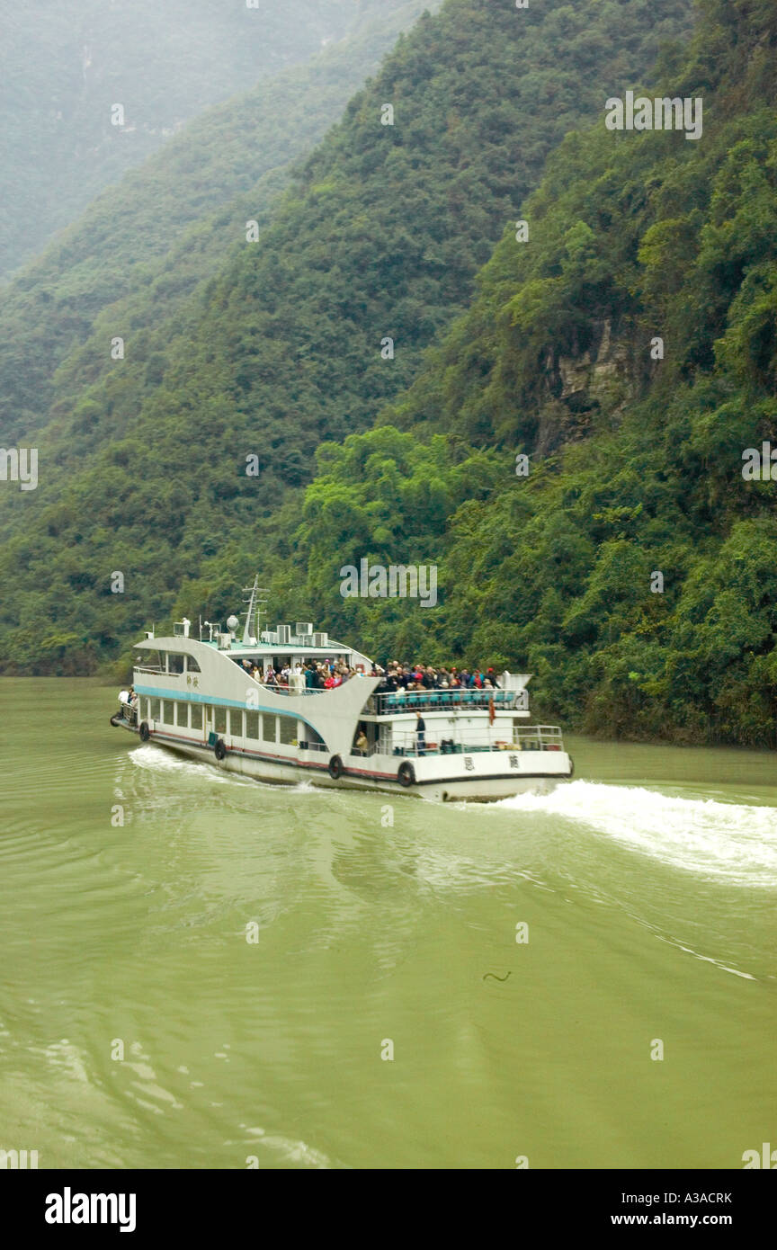 River boat passengers hi-res stock photography and images - Alamy