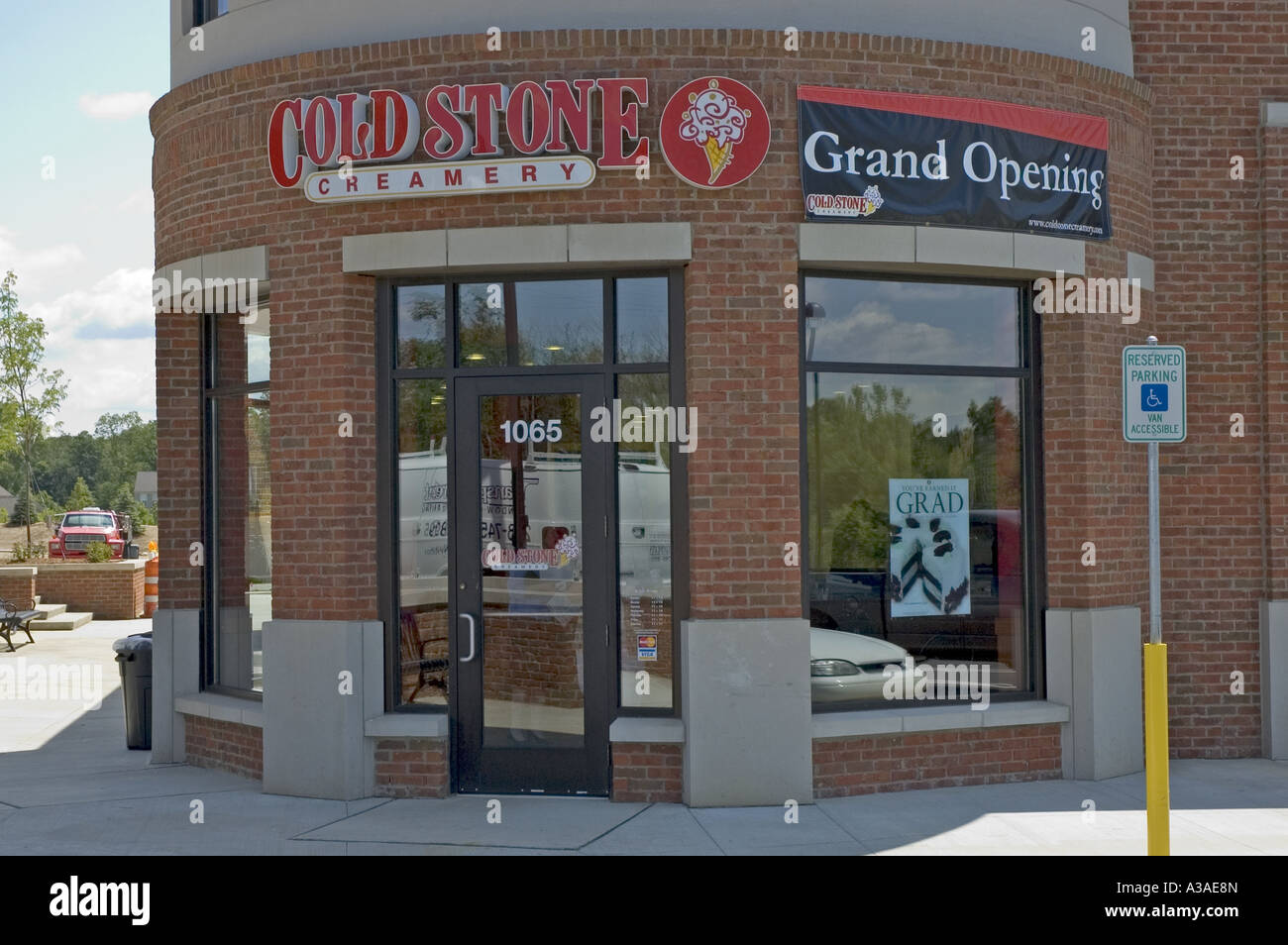 Cold stone creamery hi-res stock photography and images - Alamy