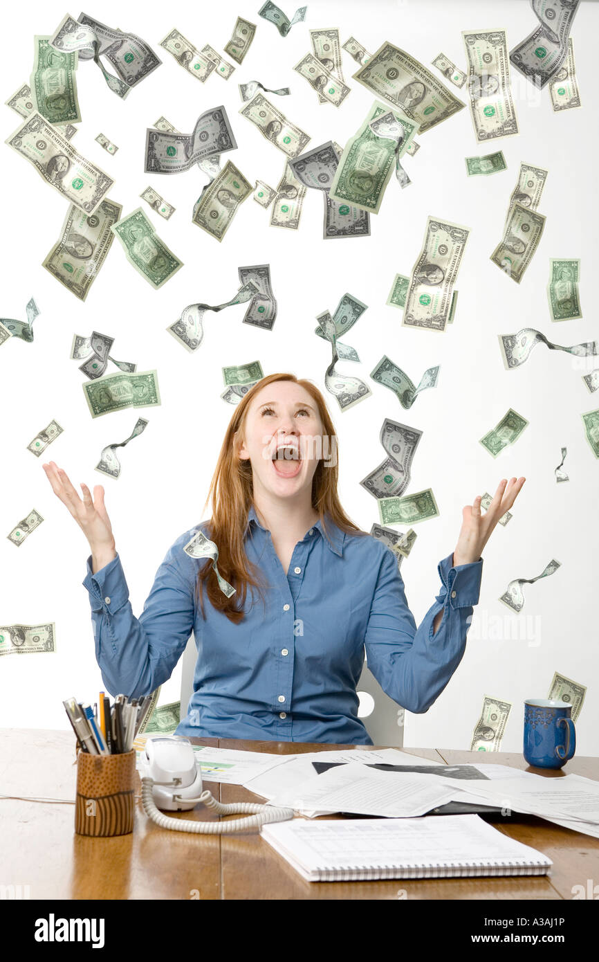 Девушка с деньгами. She has money today. Women holding fans in summer. She has money today. Scammers лицо.