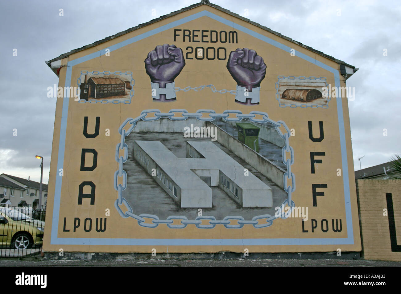 uda uff loyalist wall mural h block pow lpow shankill road belfast