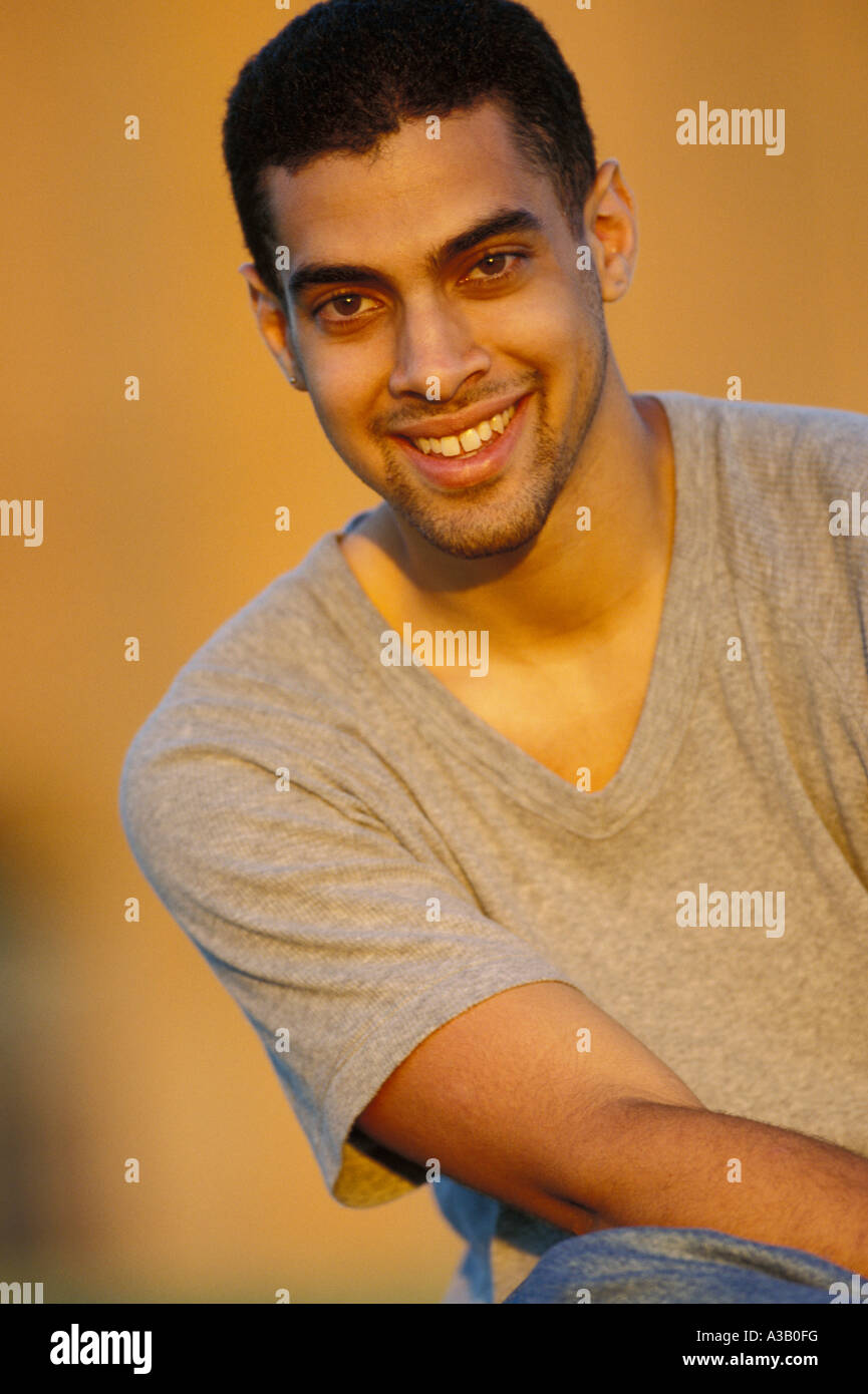 Hispanic teen portrait smiling hi-res stock photography and images - Alamy