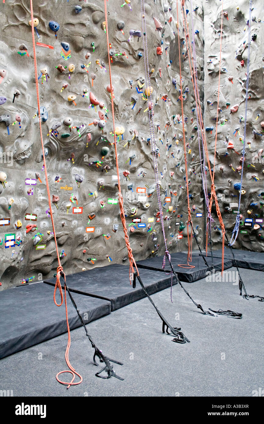 Artificial indoor rock climbing training wall correctly prepared for