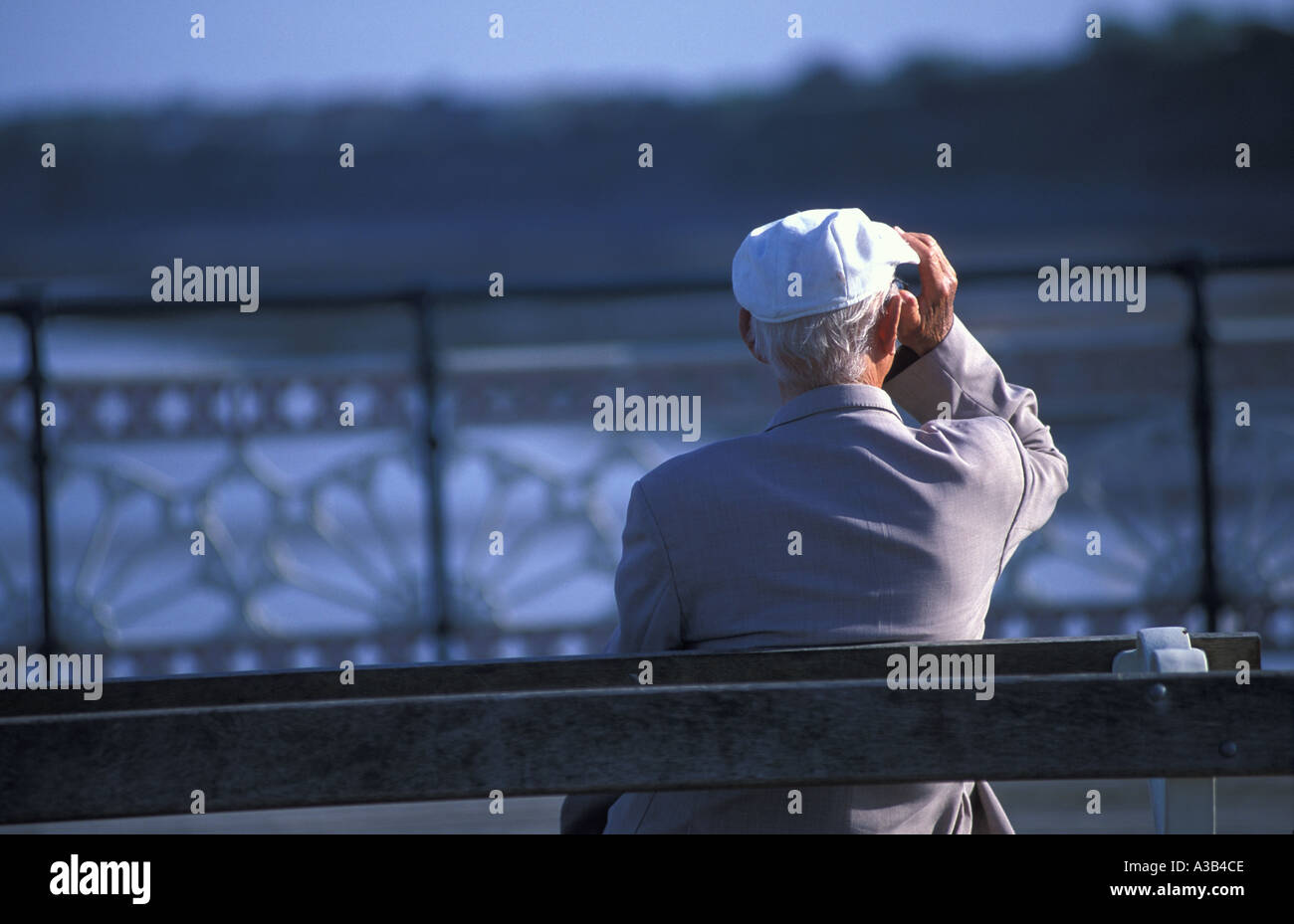Lonely old man bench hi-res stock photography and images - Alamy