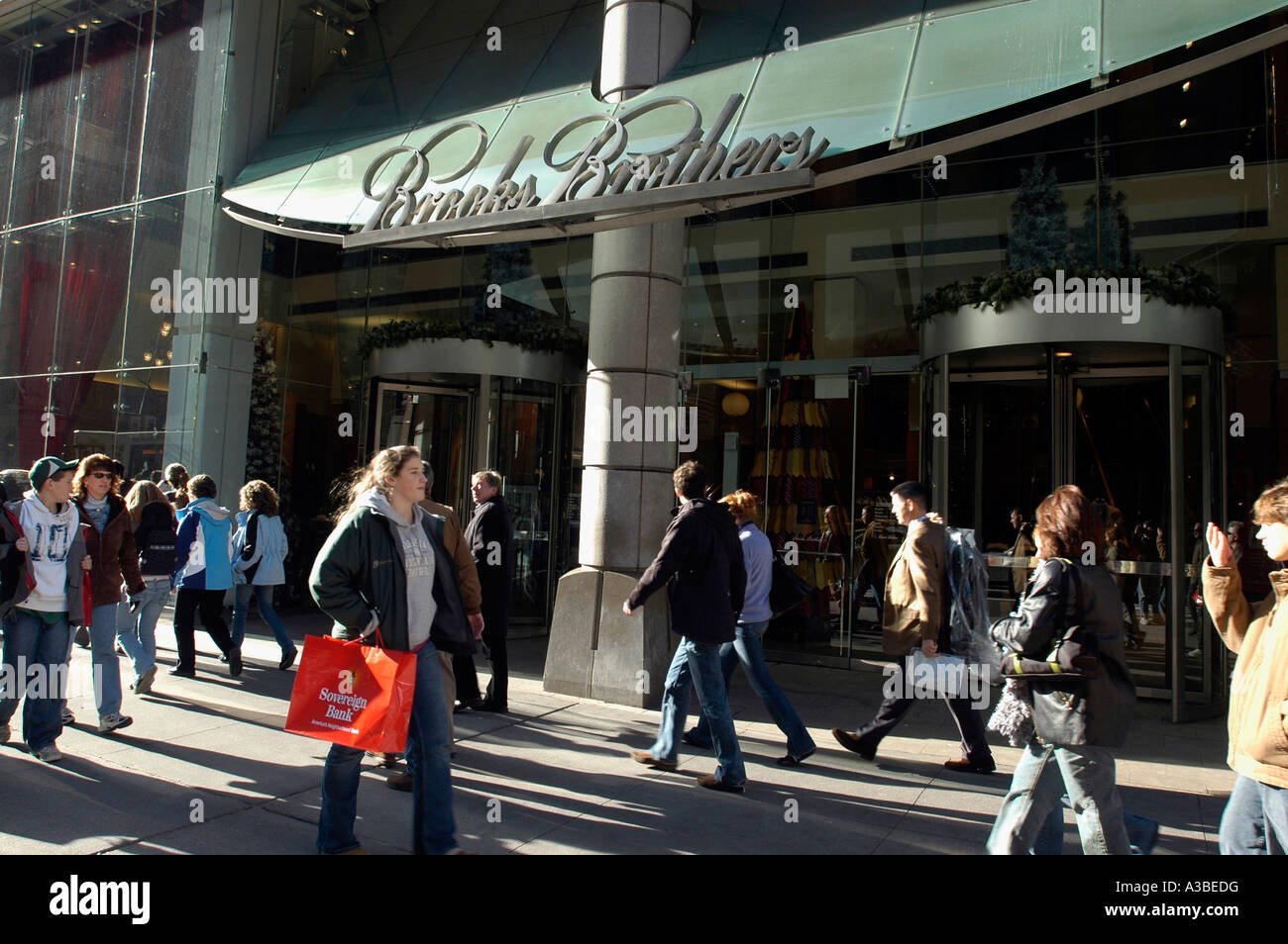 Hordes of shoppers on the sidewalks of Midtown Manhattan outside the