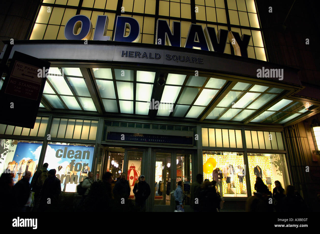An Old Navy store in Midtown Manhattan in New York City Old Navy is a  division of the Gap Stock Photo - Alamy