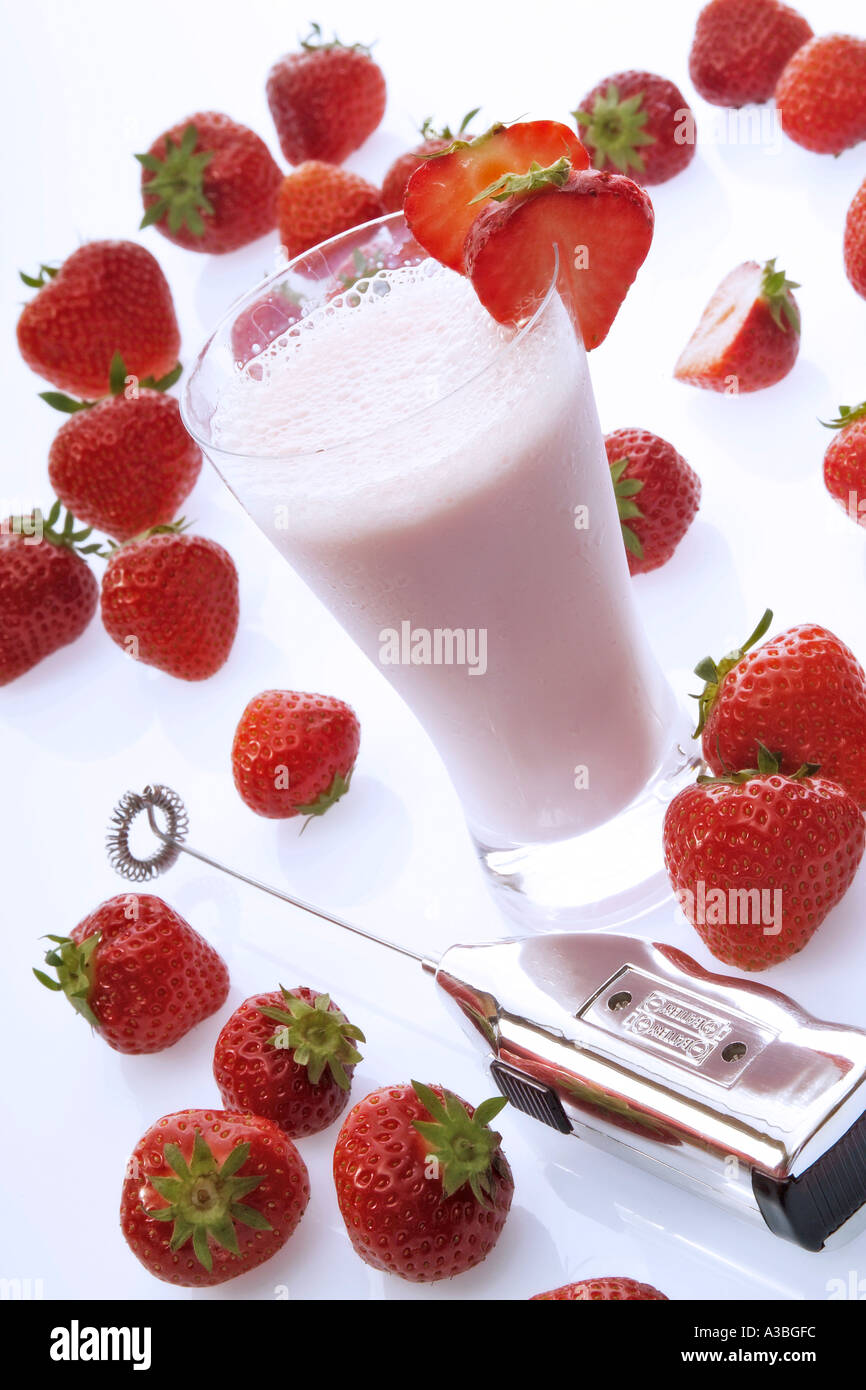 Stawberrry milk shake hi-res stock photography and images - Alamy