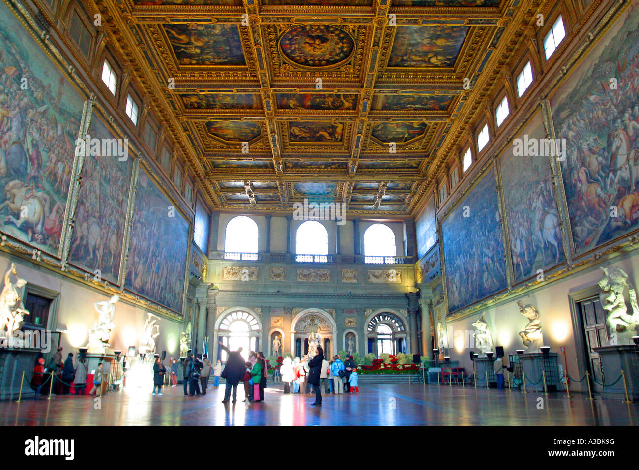 флоренция палаццо веккьо зал пятисот. зал пятисот палаццо веккьо. зал пятисот флоренция. палаццо веккио во флоренции. зал 500 палаццо веккьо.