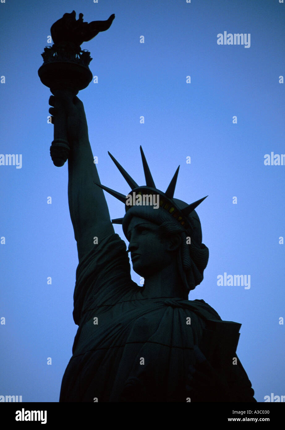New York City Silhouette of Statue of Liberty Stock Photo - Alamy
