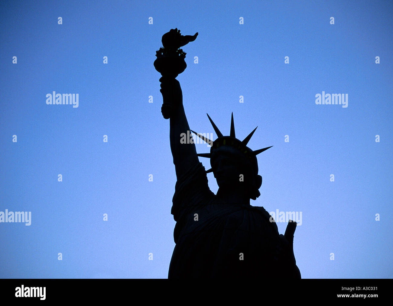 New York City Silhouette of Statue of Liberty Stock Photo - Alamy