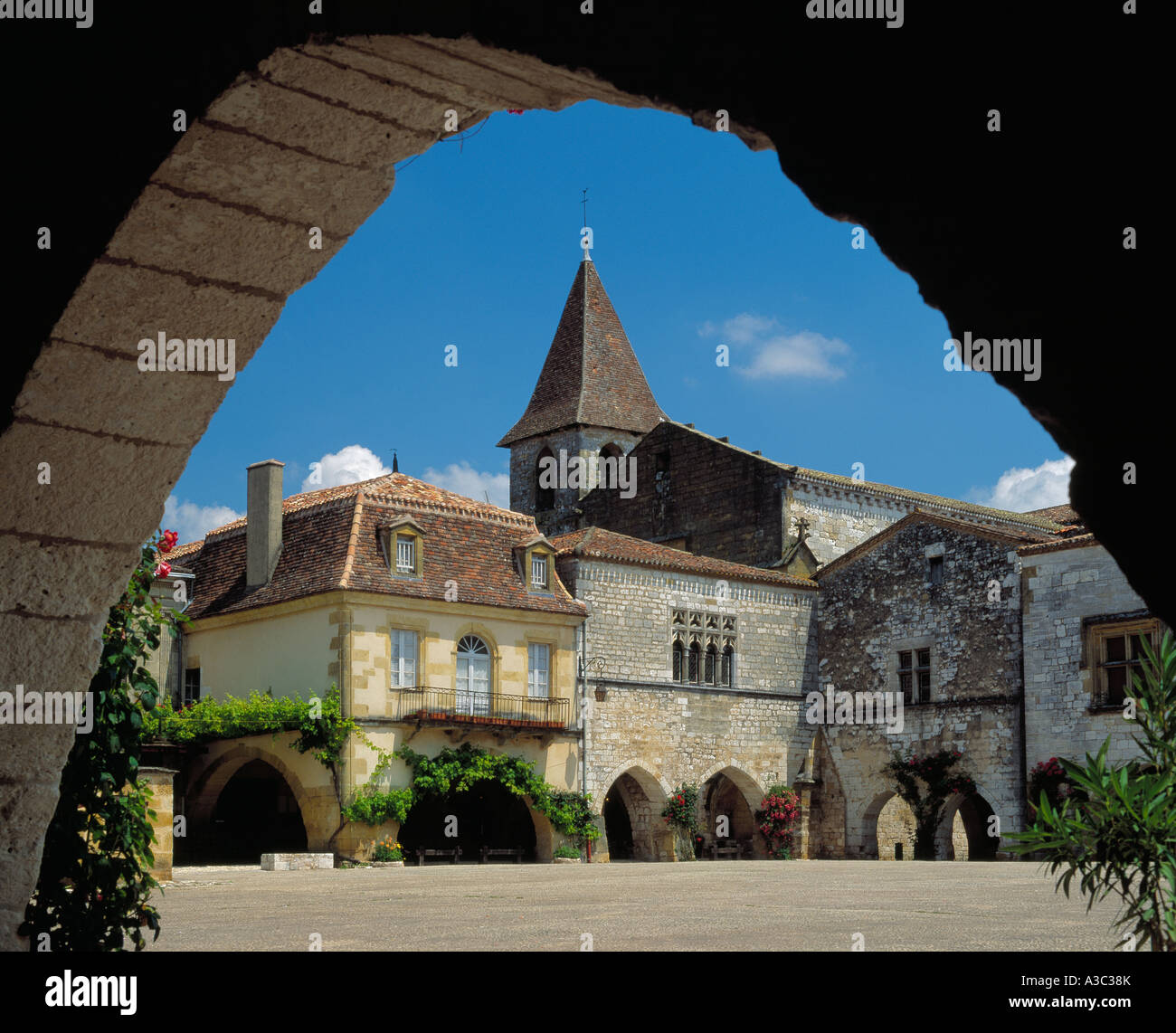 Place des Cornieres, Monpazier, Perigord, France Stock Photo Alamy