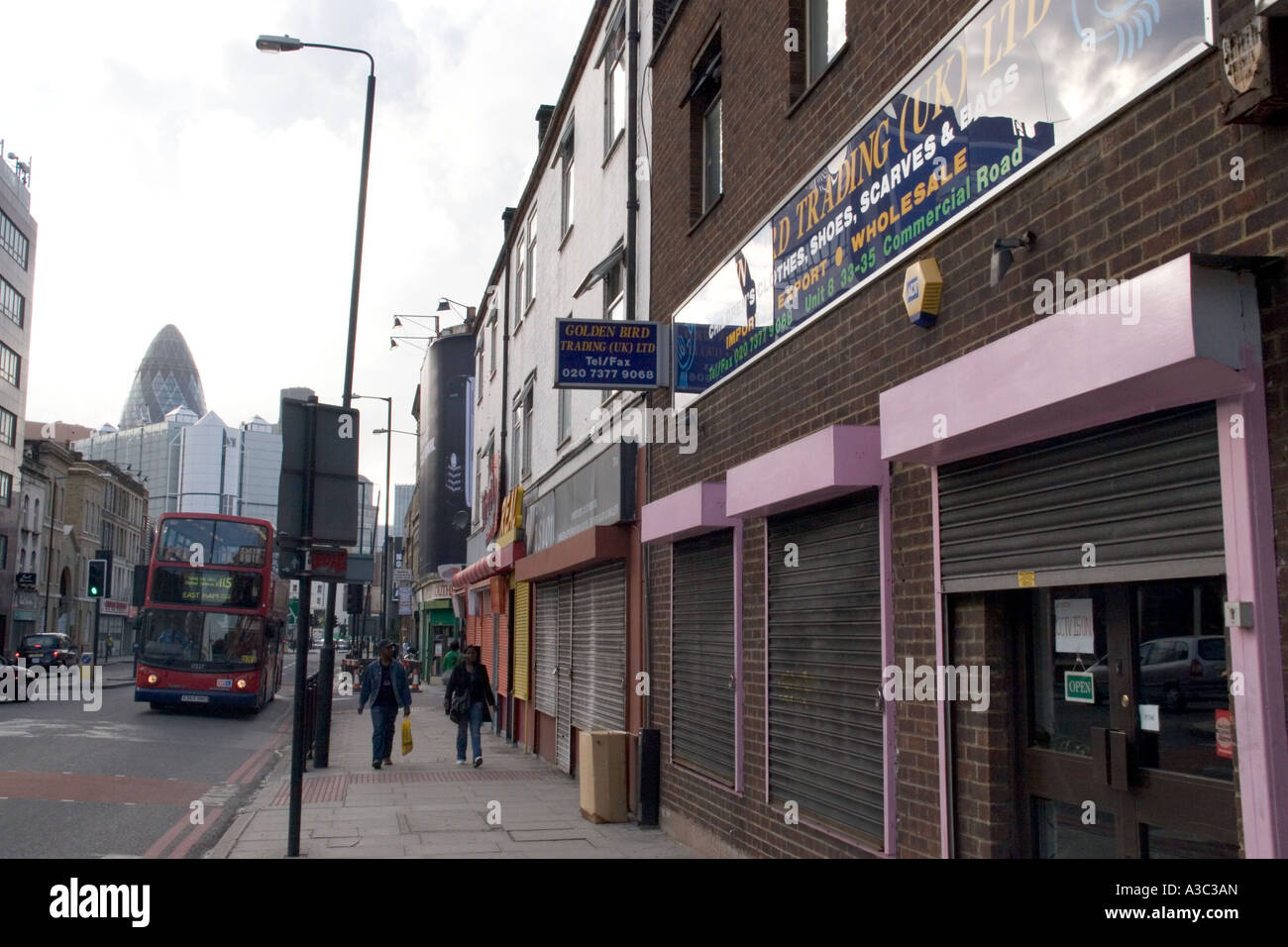 Whitechapel E1 London commercial road Stock Photo Alamy