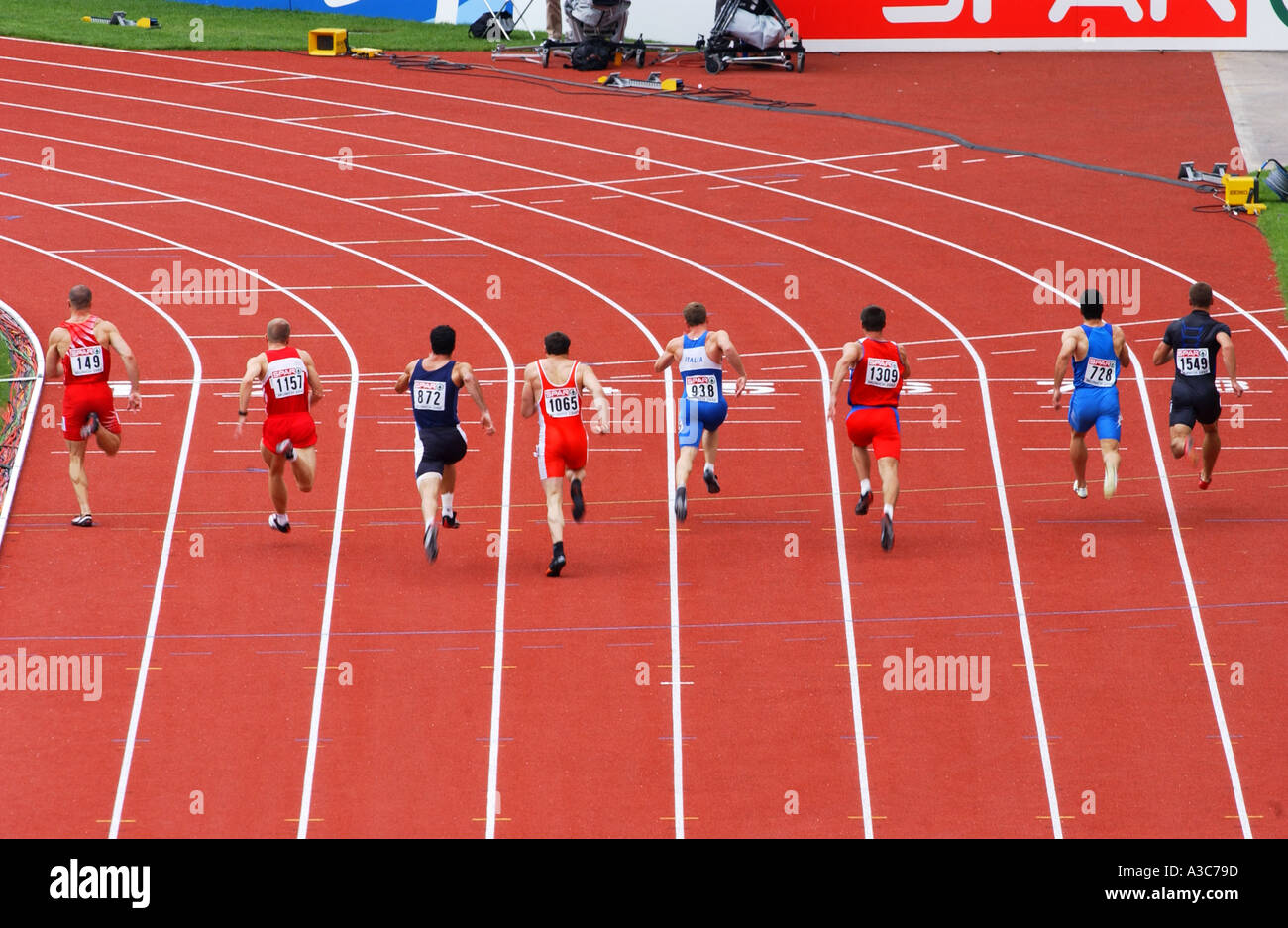runners running a 100m race Stock Photo - Alamy
