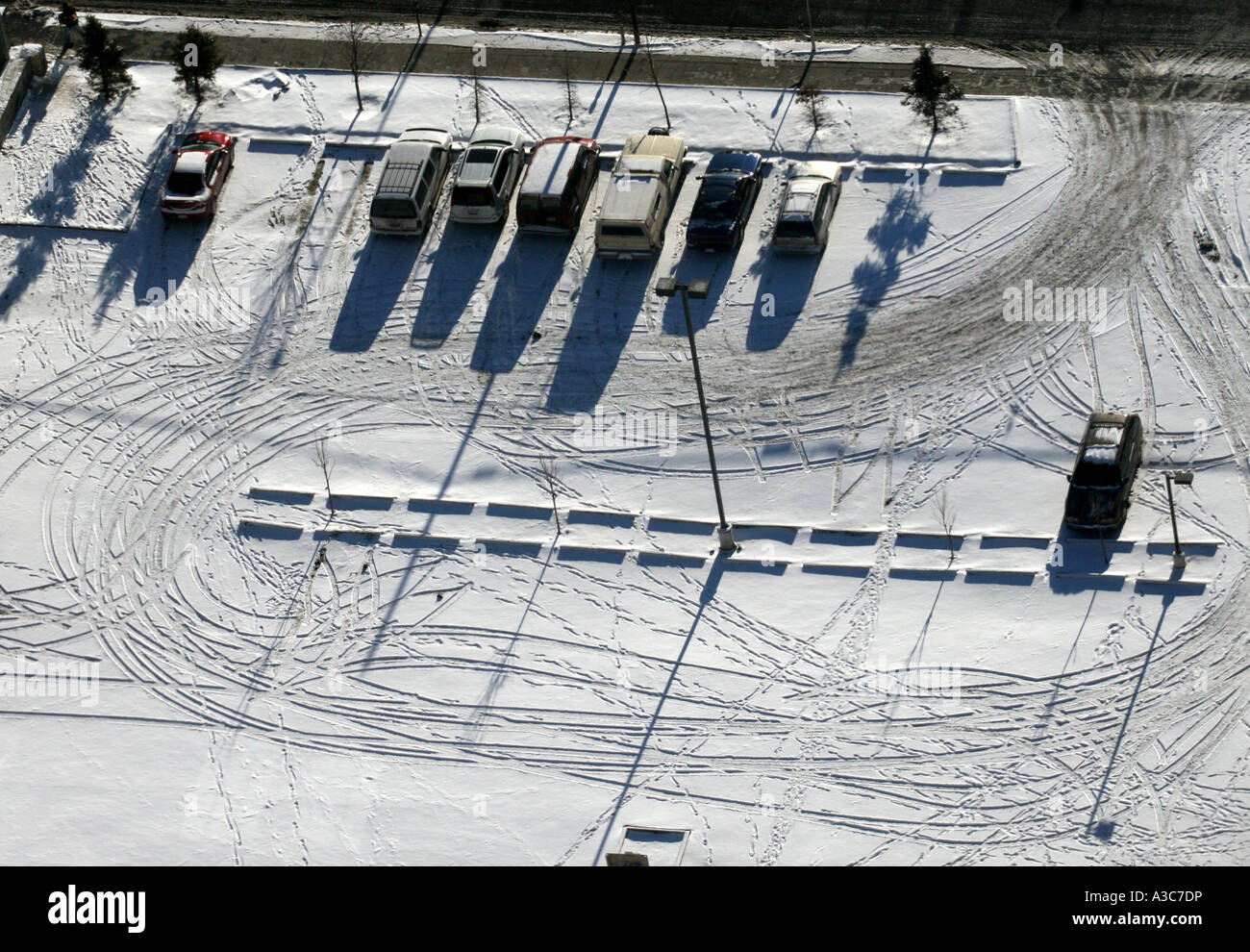 Bustling parking lot hi-res stock photography and images - Alamy