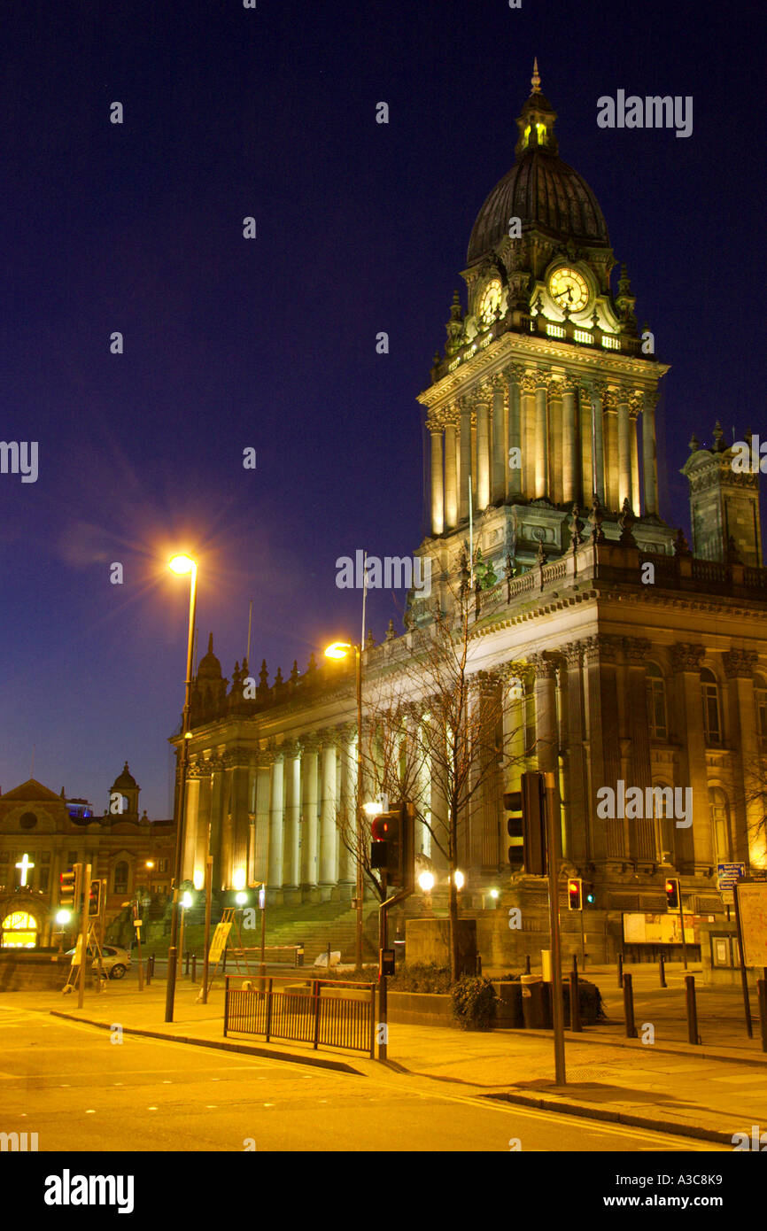 Old leeds town hall hi-res stock photography and images - Alamy