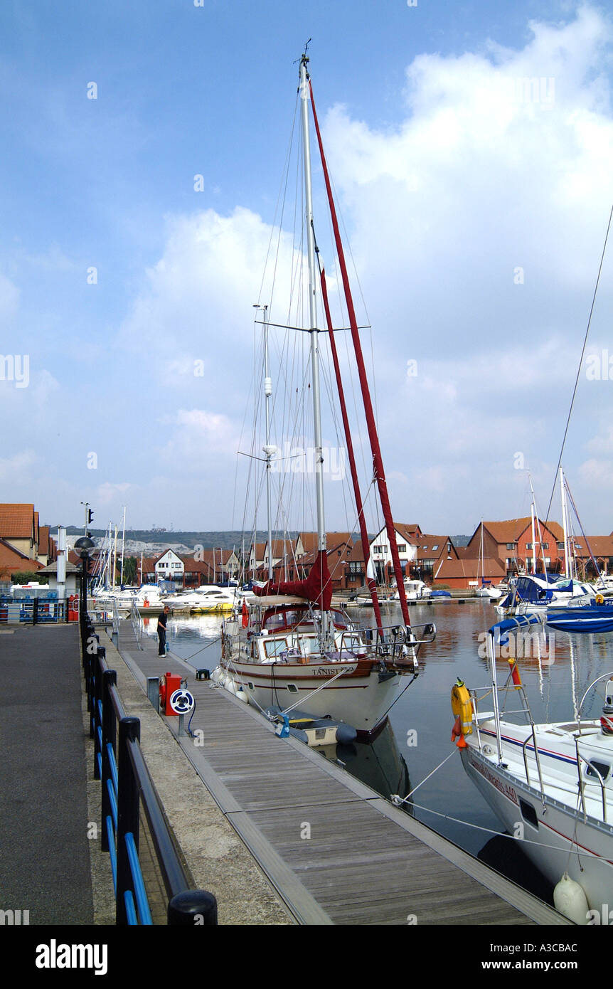 Sailing yachts power boats hi-res stock photography and images - Alamy