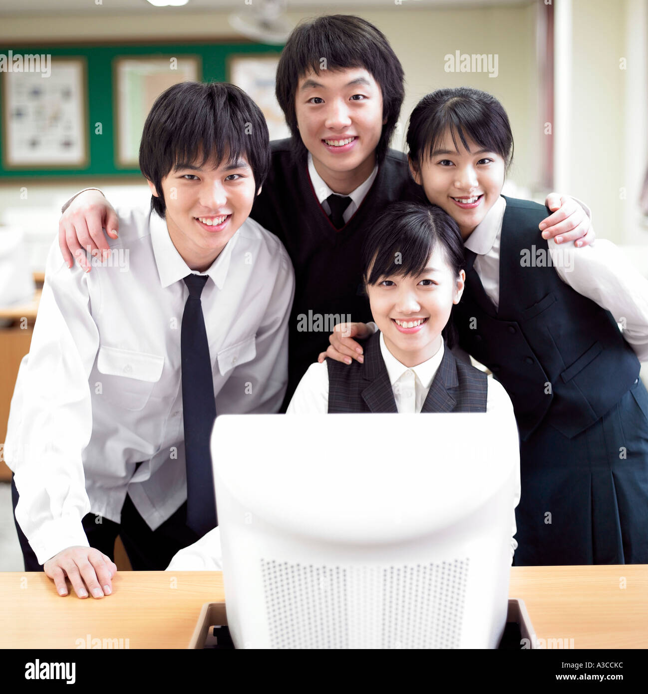 High school classroom group hi-res stock photography and images - Alamy