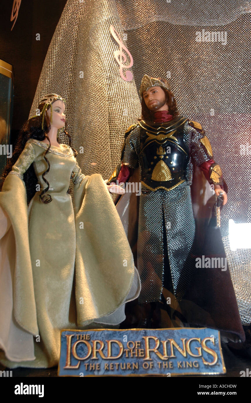 Barbie dolls as Arwen (Liv Tyler) and Aragorn (Viggo Mortensen) from Lord of The Rings movie Stock Photo
