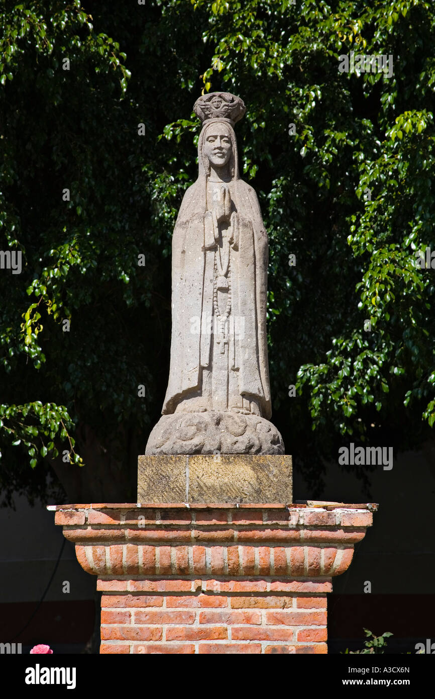 Saint Statue CU Stock Photo - Alamy