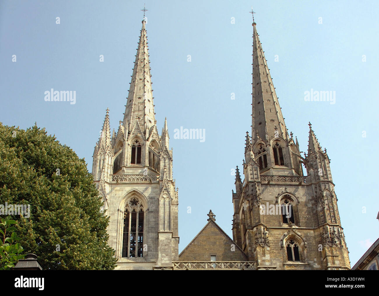characteristic-view-of-cathedrale-ste-marie-bayonne-aquitaine-southwest